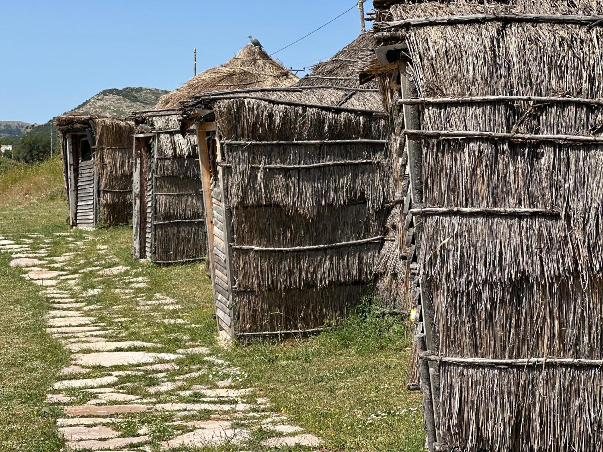 Hotel Camping Lekdushi - Shehu Tepelene Esterno foto