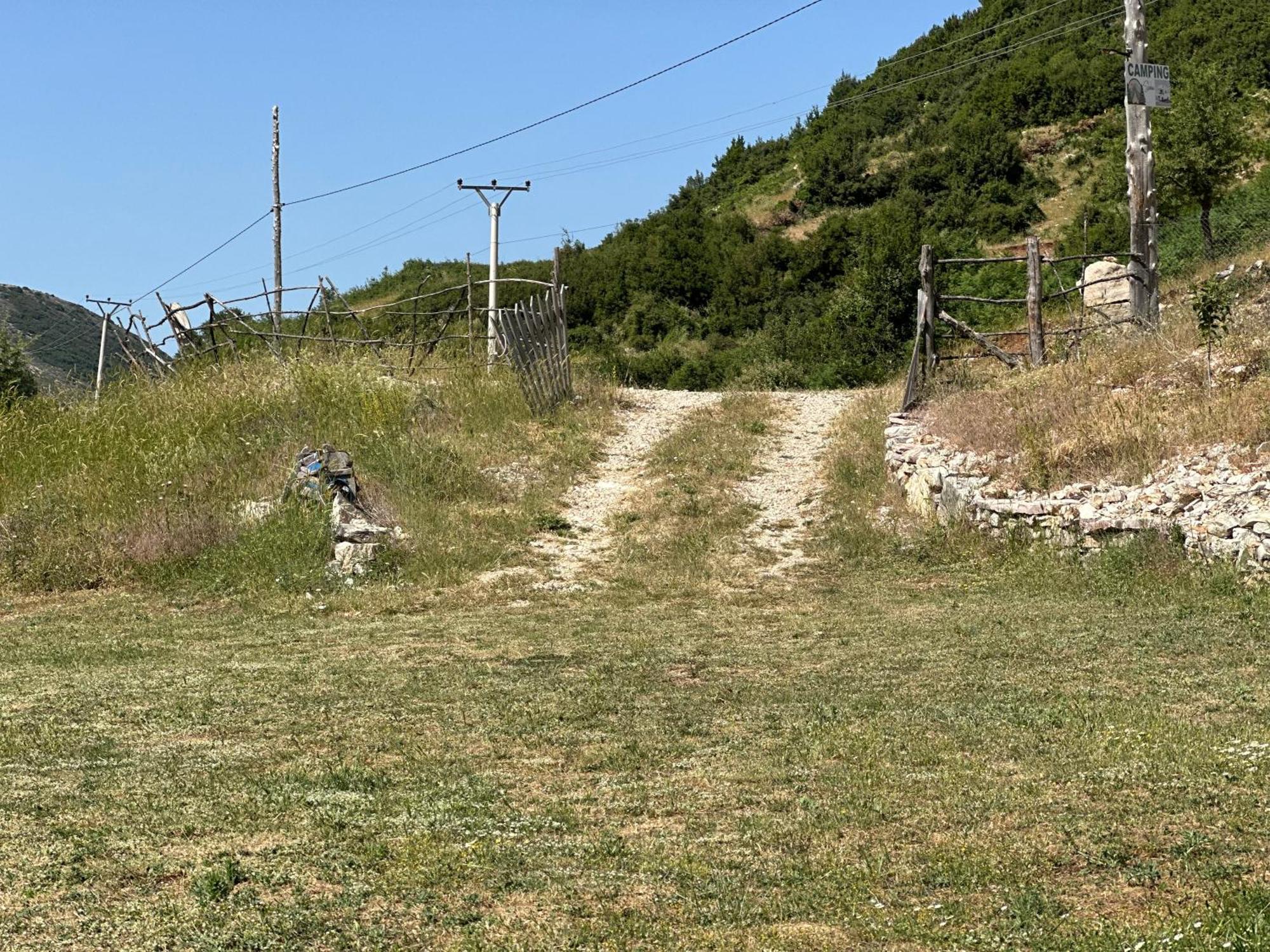 Hotel Camping Lekdushi - Shehu Tepelene Esterno foto