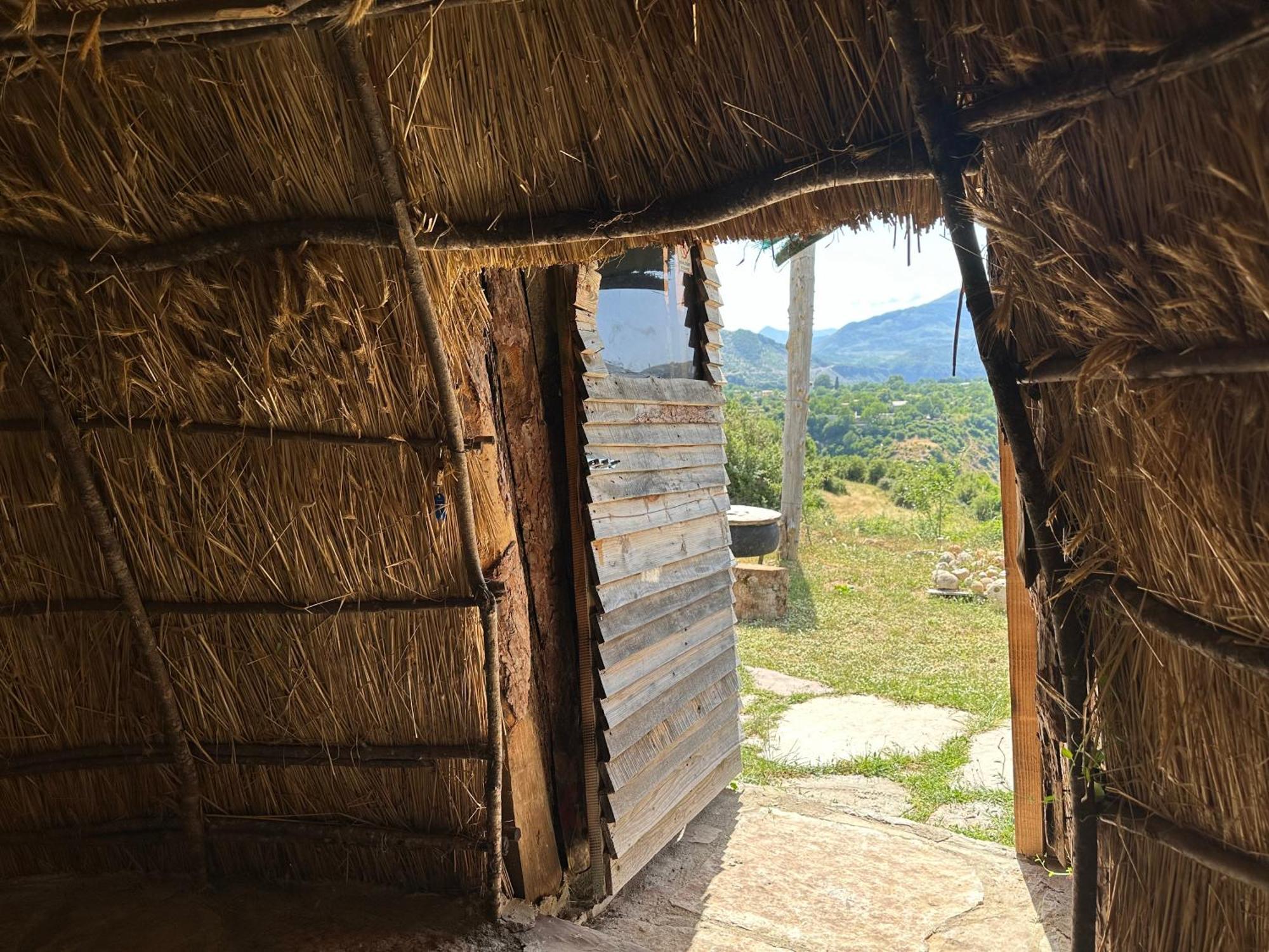 Hotel Camping Lekdushi - Shehu Tepelene Esterno foto