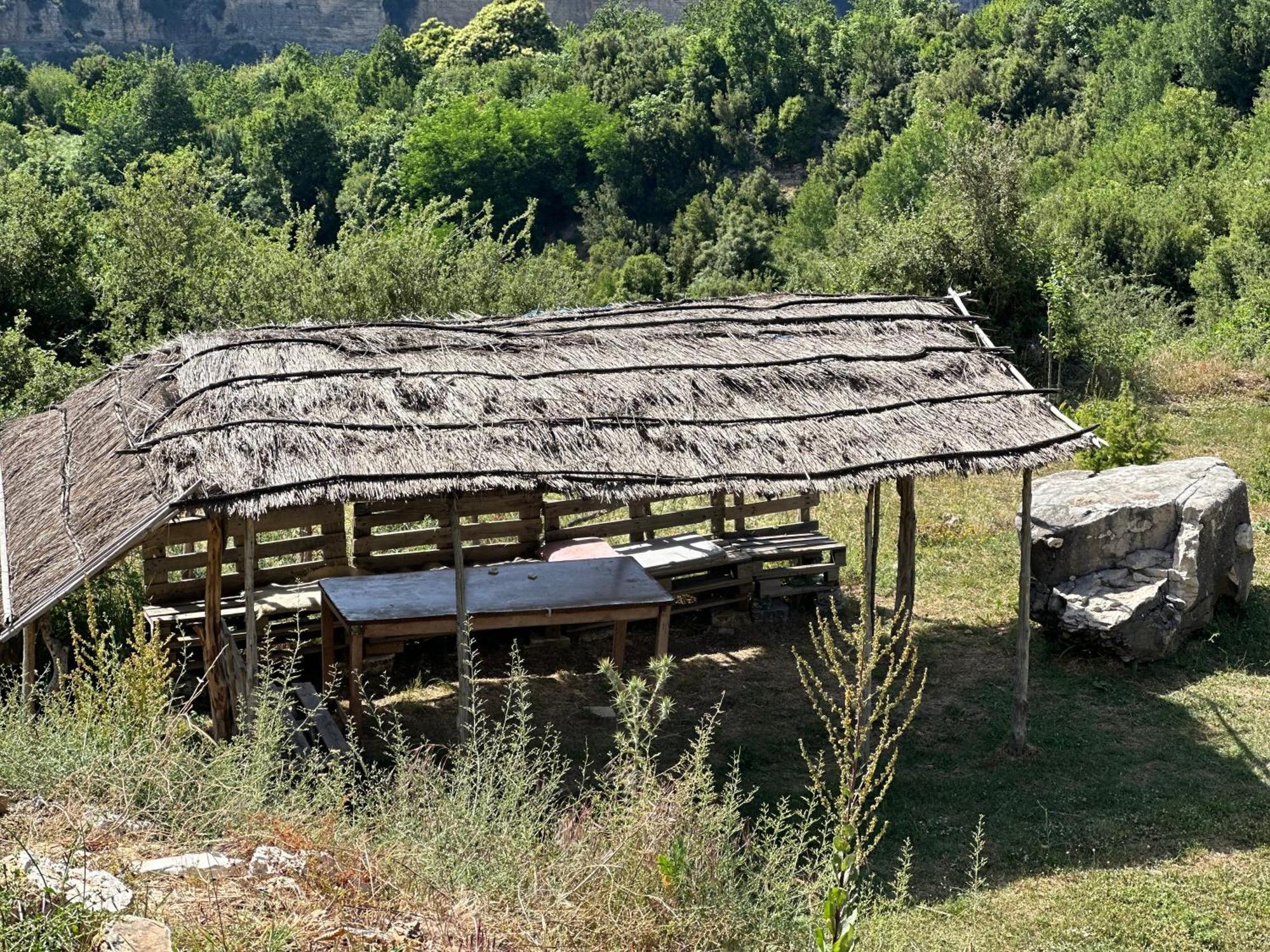 Hotel Camping Lekdushi - Shehu Tepelene Esterno foto