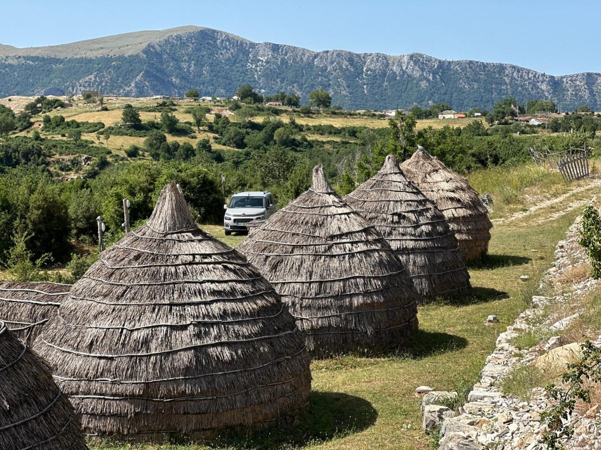 Hotel Camping Lekdushi - Shehu Tepelene Esterno foto