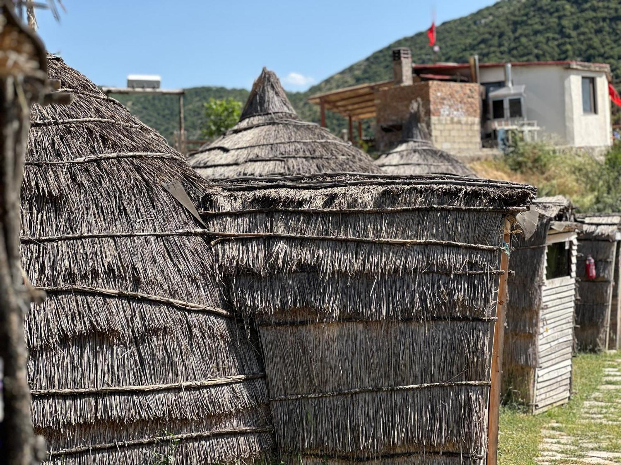 Hotel Camping Lekdushi - Shehu Tepelene Esterno foto