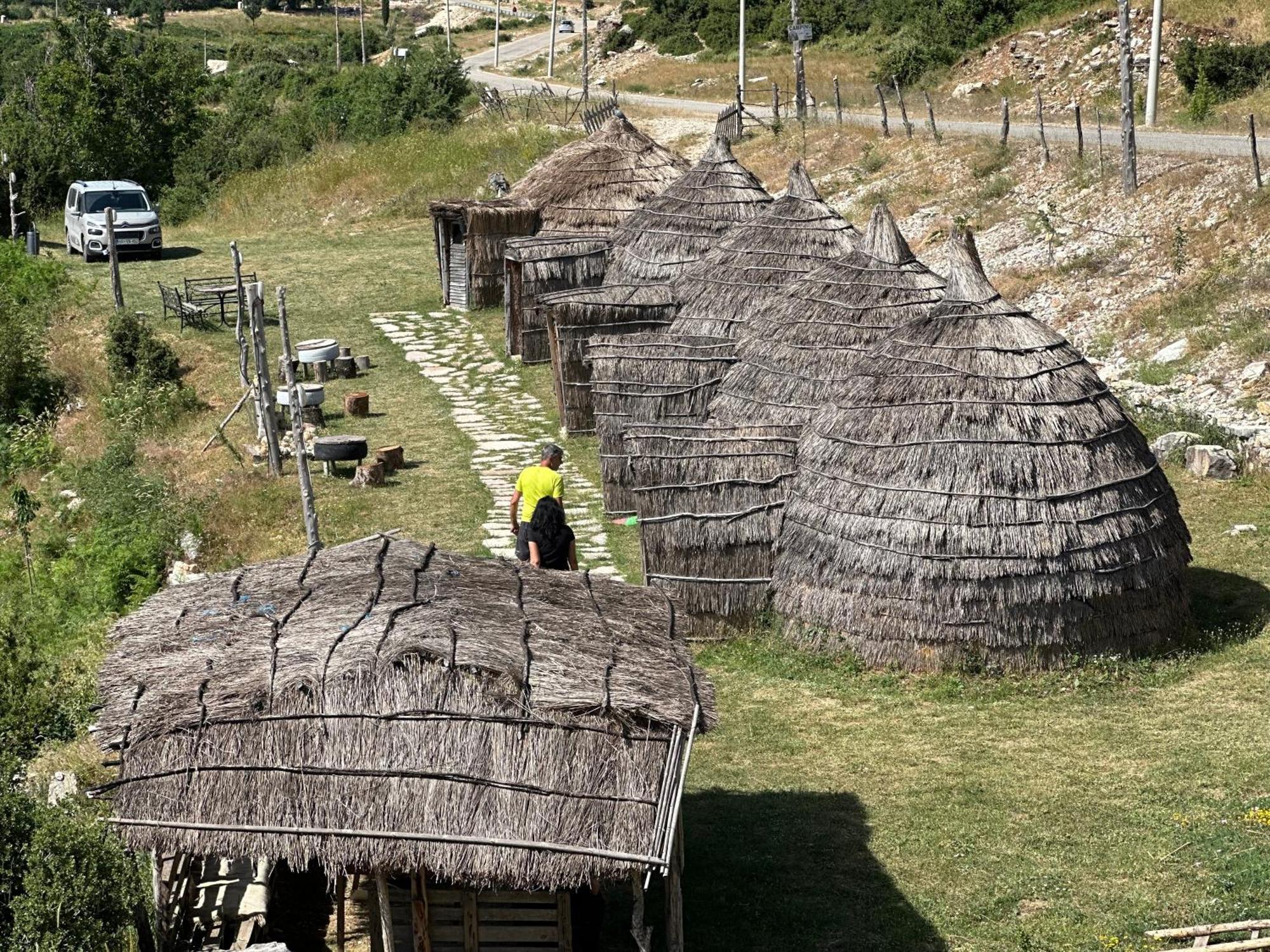 Hotel Camping Lekdushi - Shehu Tepelene Esterno foto